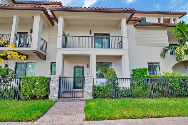 $700,000 | 4652 Northwest 83rd Avenue | Doral