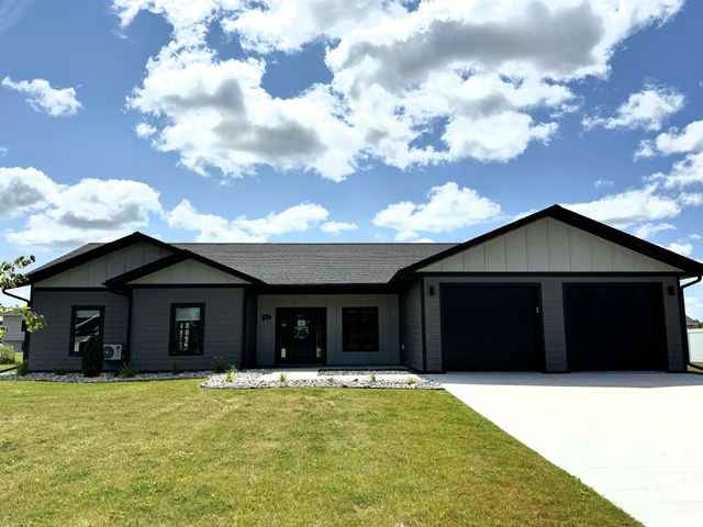 $360,000 | 514 Lincoln Street Southeast | Warroad