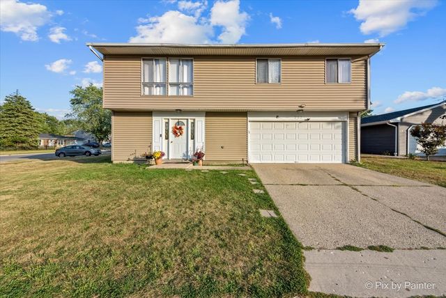 $295,900 | 252 Waverly Drive | Elgin