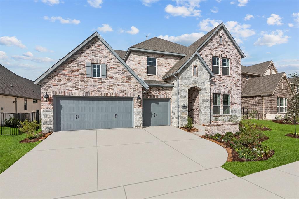 Welcome to The Alford by David Weekley Homes. Move-In-Ready Now!