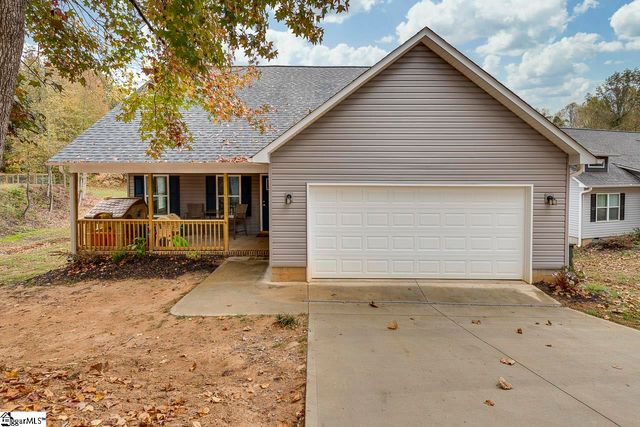 $335,000 | 207 Bonita Drive | Easley