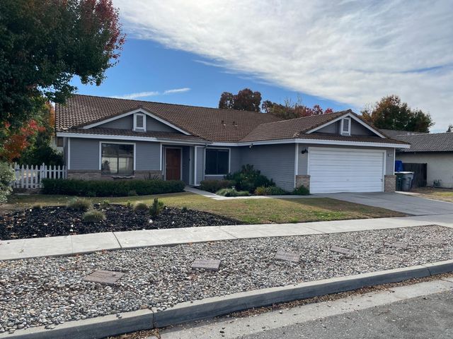 $514,900 | 2586 Barstow Avenue | Clovis