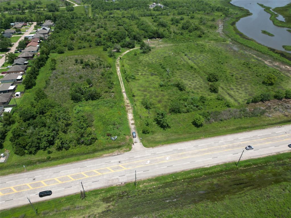 an aerial view of a yard