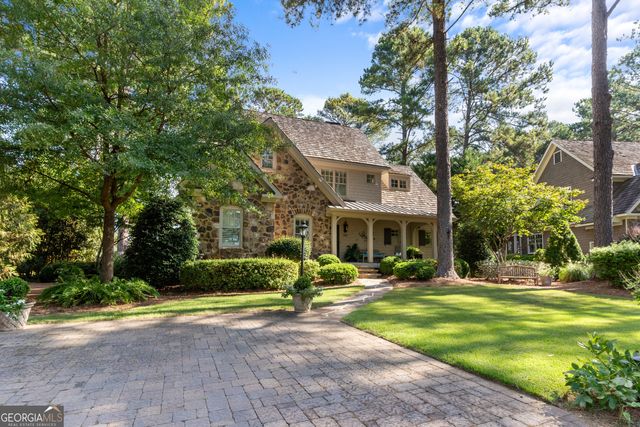 $1,150,000 | 184 Long Leaf Lane