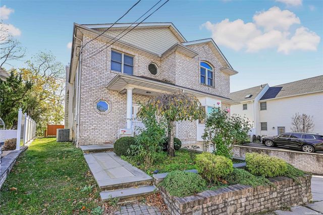 $1,680,000 | 12 Pleasant Avenue | Port Washington North Village