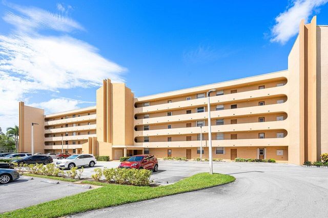 $275,000 | 5301 Northwest 2nd Avenue, Unit 302 | Boca Teeca