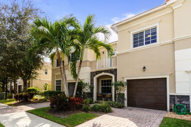 $400,000 | 6120 Southeast Portofino Circle | Heritage Ridge