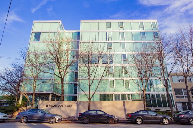 $235,000 | 3115 South Michigan Avenue, Unit 504 | Michigan Place