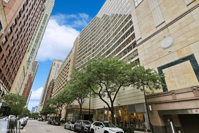 $2,950 | 110 East Delaware Place, Unit 1902 | Magnificent Mile