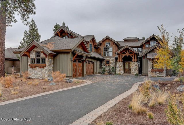 $2,800,000 | 13 Lone Moose Drive