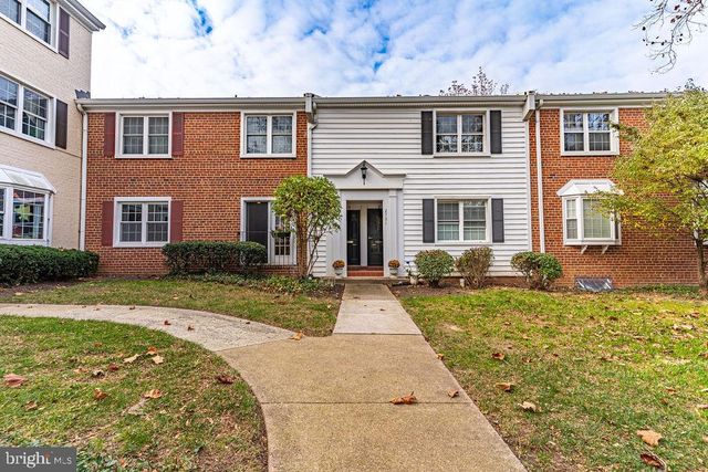 $3,278 | 2731 South Walter Reed Drive, Unit A | Fairlington-Shirlington