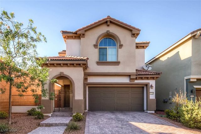 $2,595 | 11246 Ventura Grass Court | Westpark Summerlin Village Enclave