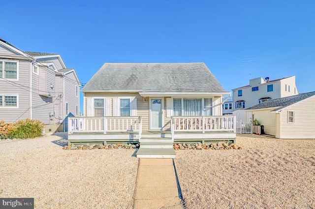 $845,000 | 239 Morris Boulevard | Beach Haven West