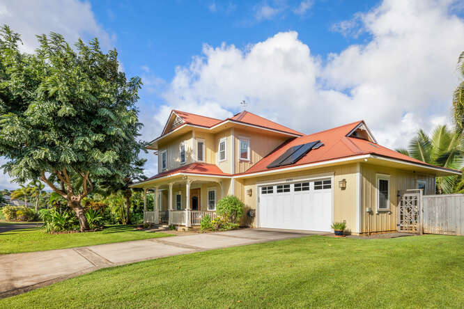 Vacation Rental Compound with room for a POOL.