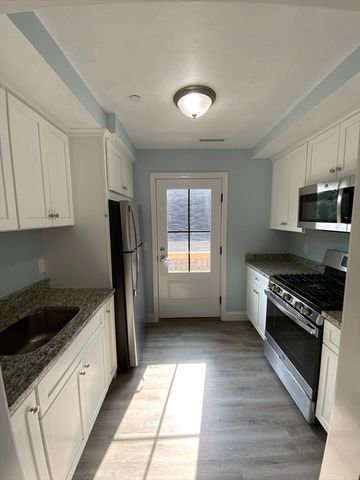 $2,250 | 14 Summer Street, Unit 1 | Bridgewater Center