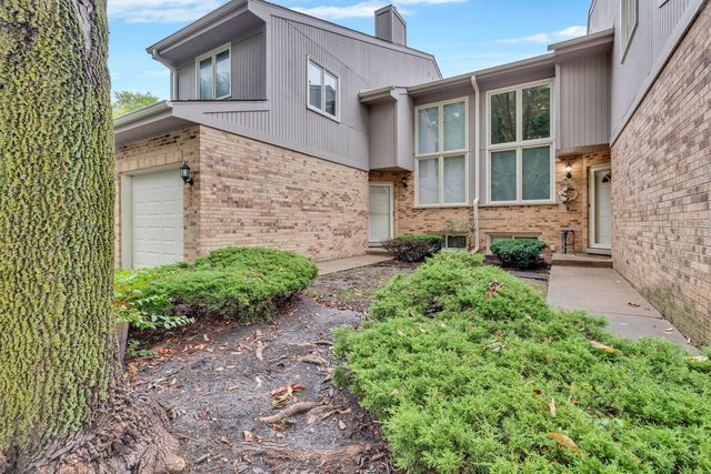 $375,000 | 22W122 Butterfield Road, Unit 1 | Milton Township - DuPage County