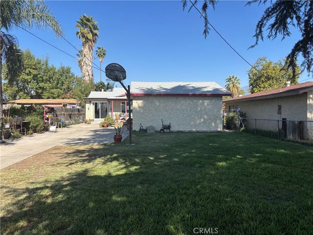 $435,000 | 962 West 10th Street | La Plaza