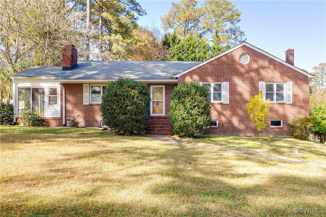 Mid-Century Modern brick ranch in Stratford Hills