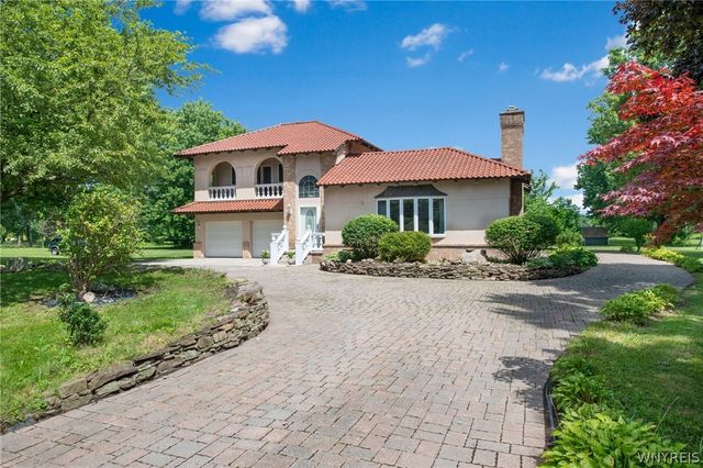 $585,000 | 5275 Tonawanda Creek Road | Pendleton