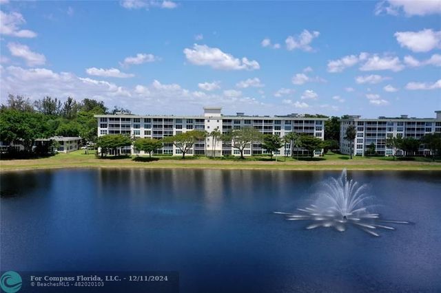 $289,000 | 3150 North Course Lane, Unit 102 | Palm Aire