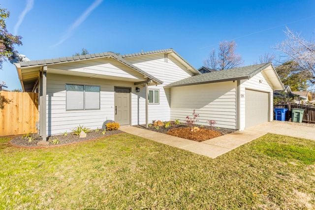 $335,000 | 1216 Hawthorne Avenue | Mistletoe