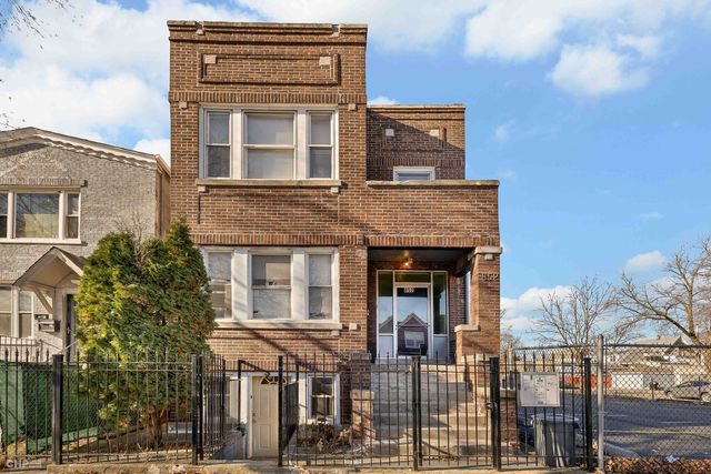 $1,400 | 852 North Central Park Avenue, Unit G | Humboldt Park