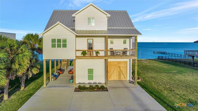 $1,450,000 | 902 Washington Street | Port O'Connor