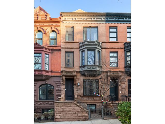 $4,750,000 | 138 Manhattan Avenue | Upper West Side