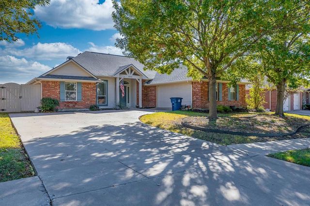 $345,000 | 1303 Louise Lane | Ennis