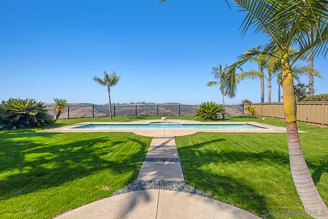 $2,399,000 | 10670 Vista Del Agua Way | Sorrento Valley