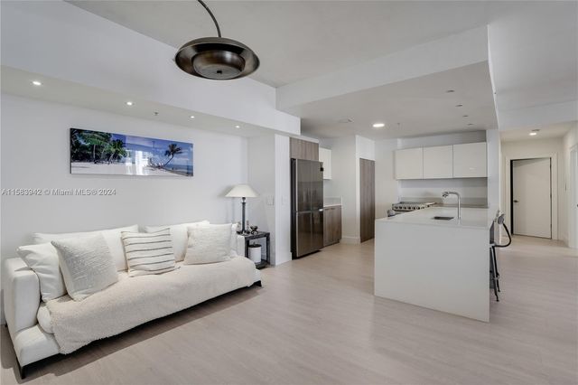 $1,775,000 | 701 Brickell Key Boulevard, Unit LPH06 | Brickell