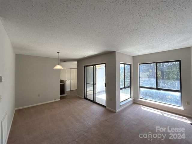 $1,295 | 4804 Spring Lake Drive, Unit E | Eastland-Wilora Lake