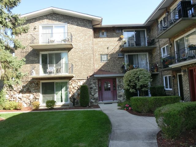 $219,900 | 8932 West 140th Street, Unit 1B | Orland Park