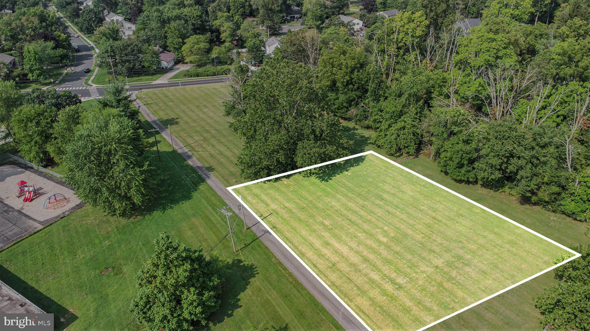 a view of a tennis court