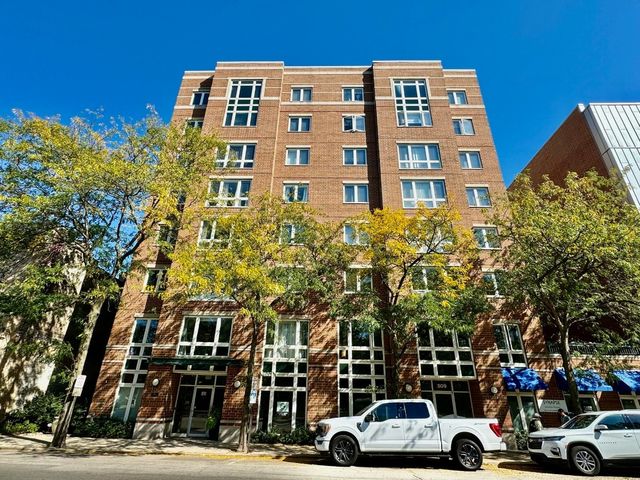 $2,200 | 811 Chicago Avenue, Unit 305 | Evanston