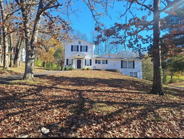 $399,000 | 2113 Oakview Drive | Imperial Township - Jefferson County