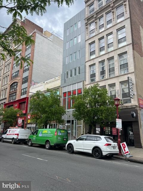 a car parked in front of a building