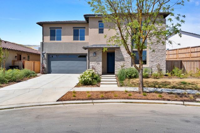 $749,900 | 4338 Monarch Place | Bonadelle Ranchos-Madera Ranchos