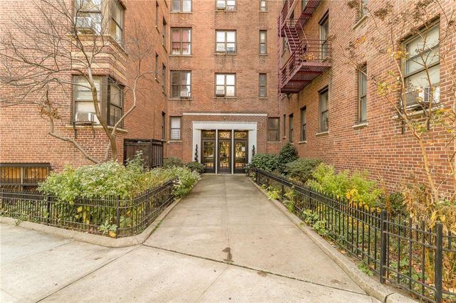 $133,333 | 306 East Mosholu Parkway South, Unit 2A | Bedford Park