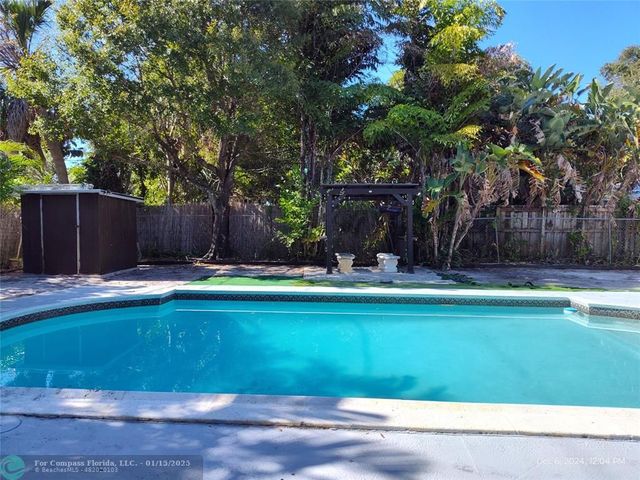 $749,900 | 200 Southeast 19th Street | Poinciana Park