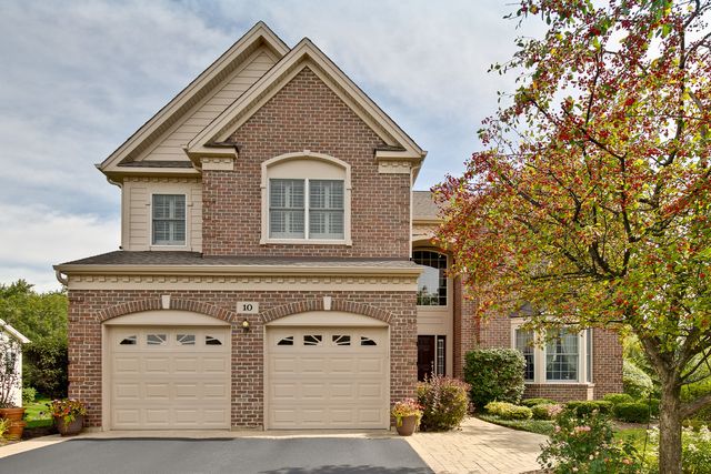 $749,900 | 10 Eagle Ridge Drive | Hawthorn Woods