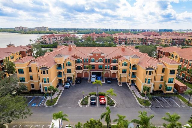 $289,900 | 2749 Via Cipriani, Unit 1032A | Clearwater