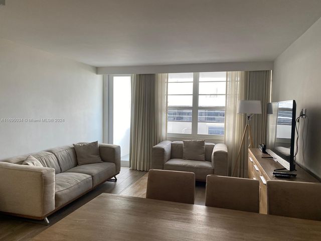 $1,100,000 | 100 Lincoln Road, Unit 1429 | Deco Plage Condominiums