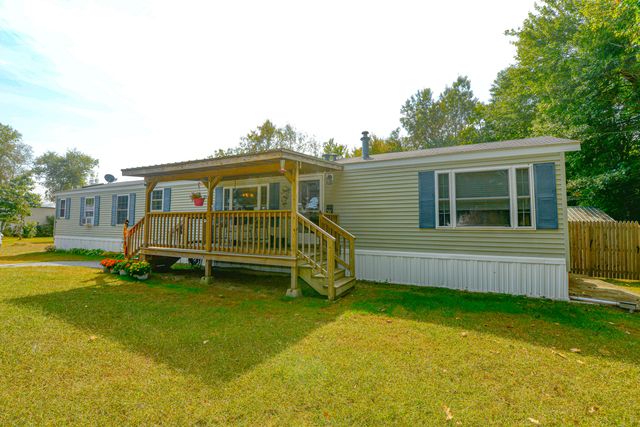 $274,900 | 173 Lewiston Street | Mechanic Falls