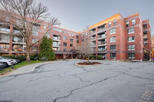 $359,900 | 22 Railroad Street, Unit 215 | Andover Center