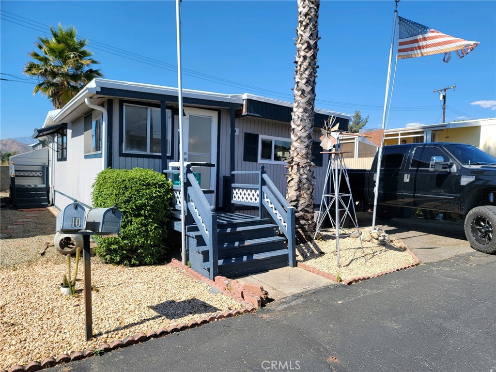 a view of a house with street