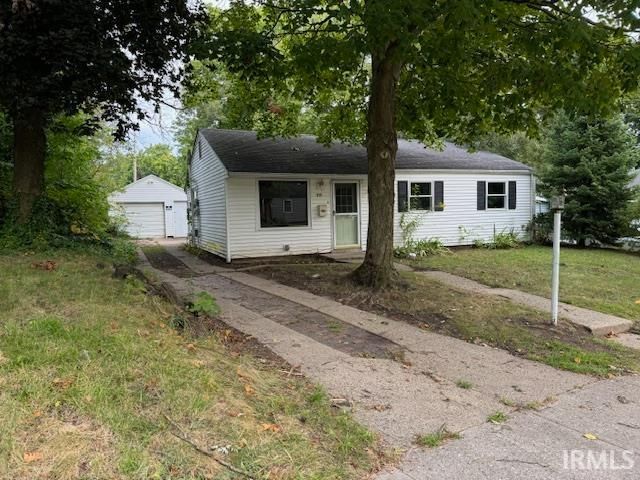 $1,300 | 919 Lancaster Drive | South Bend