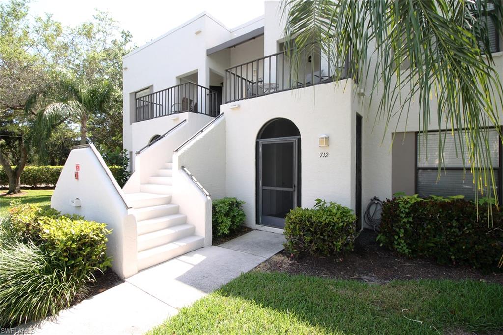 a view of front of house with yard