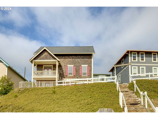 $850,000 | 2583 Southwest Anemone Avenue | Lincoln City