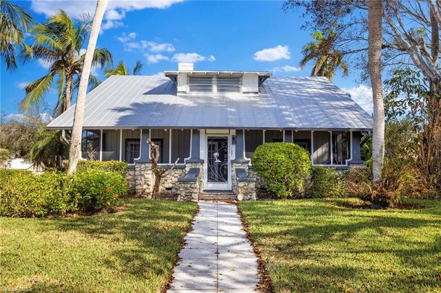 $5,950,000 | 107 Broad Avenue South | Olde Naples